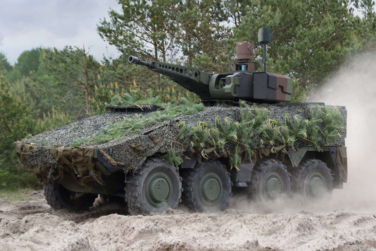 front_ukrainian's tweet photo. ❗️The 🇺🇦Ukrainian Armed Forces will most likely receive RCT30 Boxer wheeled infantry fighting vehicles from 🇩🇪KNDS Germany. https://t.co/Ql4g28Phln