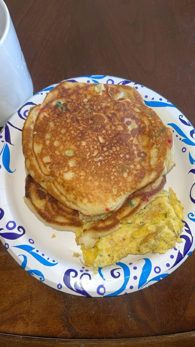 Hun26445J's tweet photo. Good morning honey. I had some pancakes 🥞 with eggs 👇🏻 https://t.co/QPr0qOOZfG