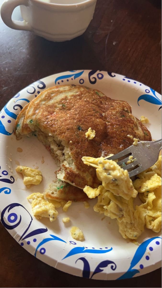 Hun26445J's tweet photo. Good morning honey. I had some pancakes 🥞 with eggs 👇🏻 https://t.co/QPr0qOOZfG