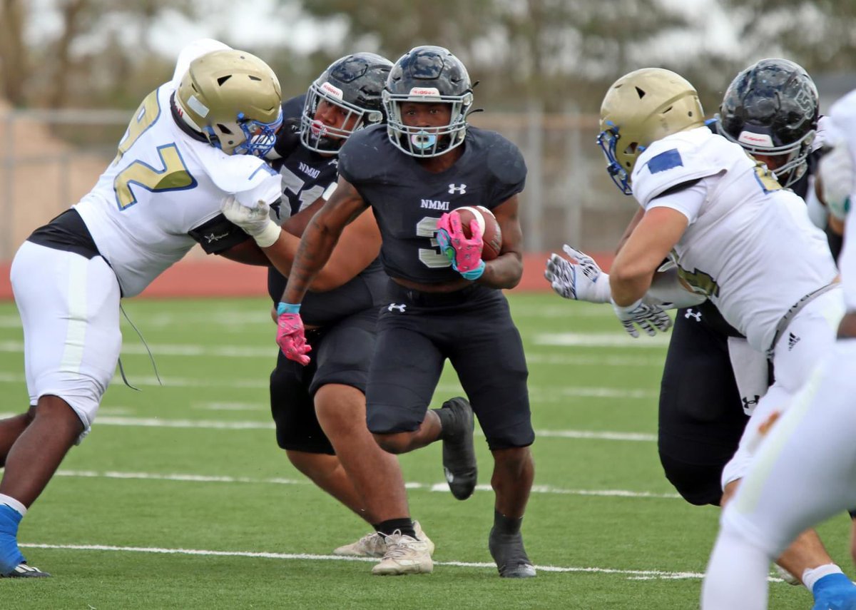 FavorsZahir's tweet image. First Day of the Spring Semester! Looking Forward To Perfecting My Craft Everyday and Another 4.0gpa Semester! Recruitment 100% Open &amp;amp; Can’t Wait To Find My Next Home.🙏🏾
#AGTG #ComeGetMe #MayGrad