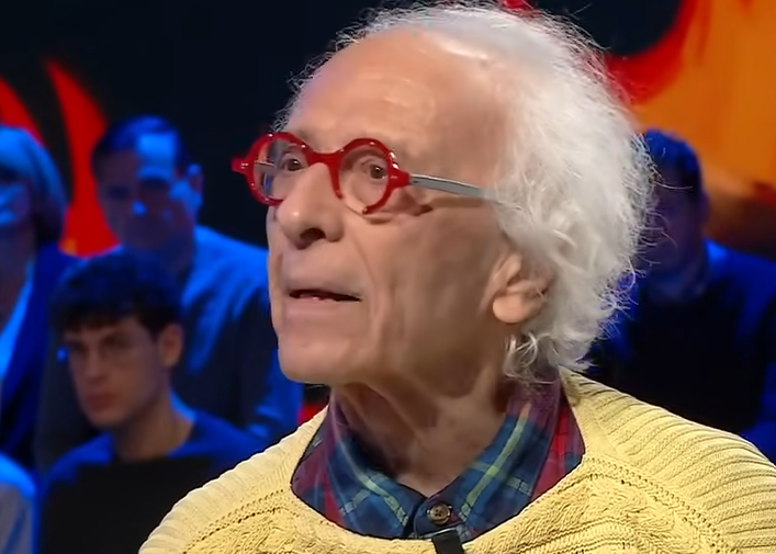 tempoweb's tweet photo. M. Il figlio del secolo, la stoccata di #Mughini: "#Marinelli a disagio? Dirmi allibito è niente"
#13gennaio #iltempoquotidiano #Mussolini #serie 
https://t.co/nfhtkKNYj4 https://t.co/DQi3CW5K80