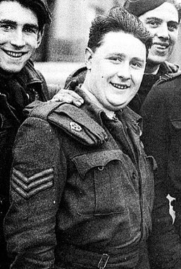 jonnycrackers82's tweet photo. Saddened to share the news that dear Ray Parke, WWII Bomber Command veteran, sadly passed away this weekend aged 99. Ray flew as a Flight Engineer with No.218 Sqn on Lancasters, surviving a tour of 40 Ops aged just 19.
A privilege to get to know Ray - another hero gone 🫡 https://t.co/zuiwQnjoYV
