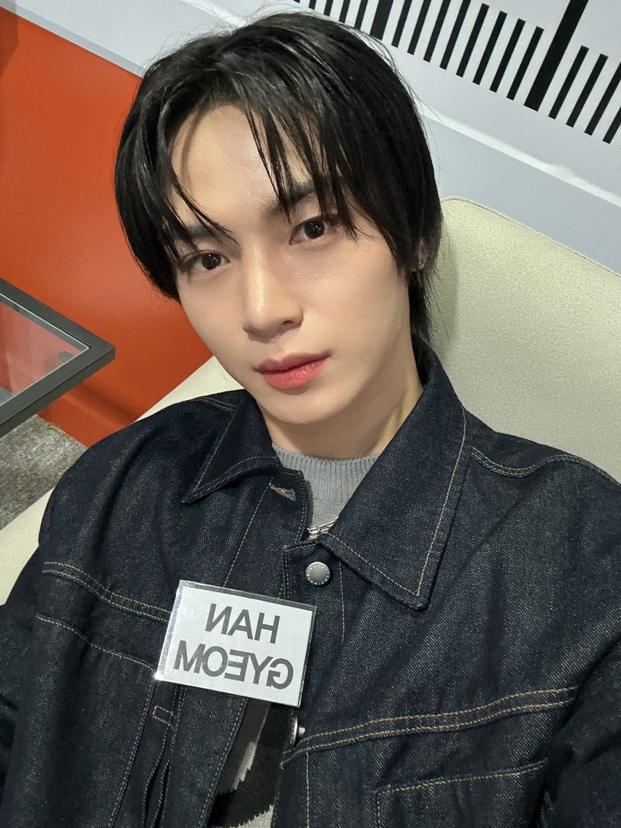 OmegaX_members's tweet photo. [#OX]

오랜만에 아리랑 라디오!! 
즐거웠어요 ㅎㅎ

#OMEGA_X #오메가엑스
#한겸 #HANGYEOM https://t.co/6JQddUEMDd
