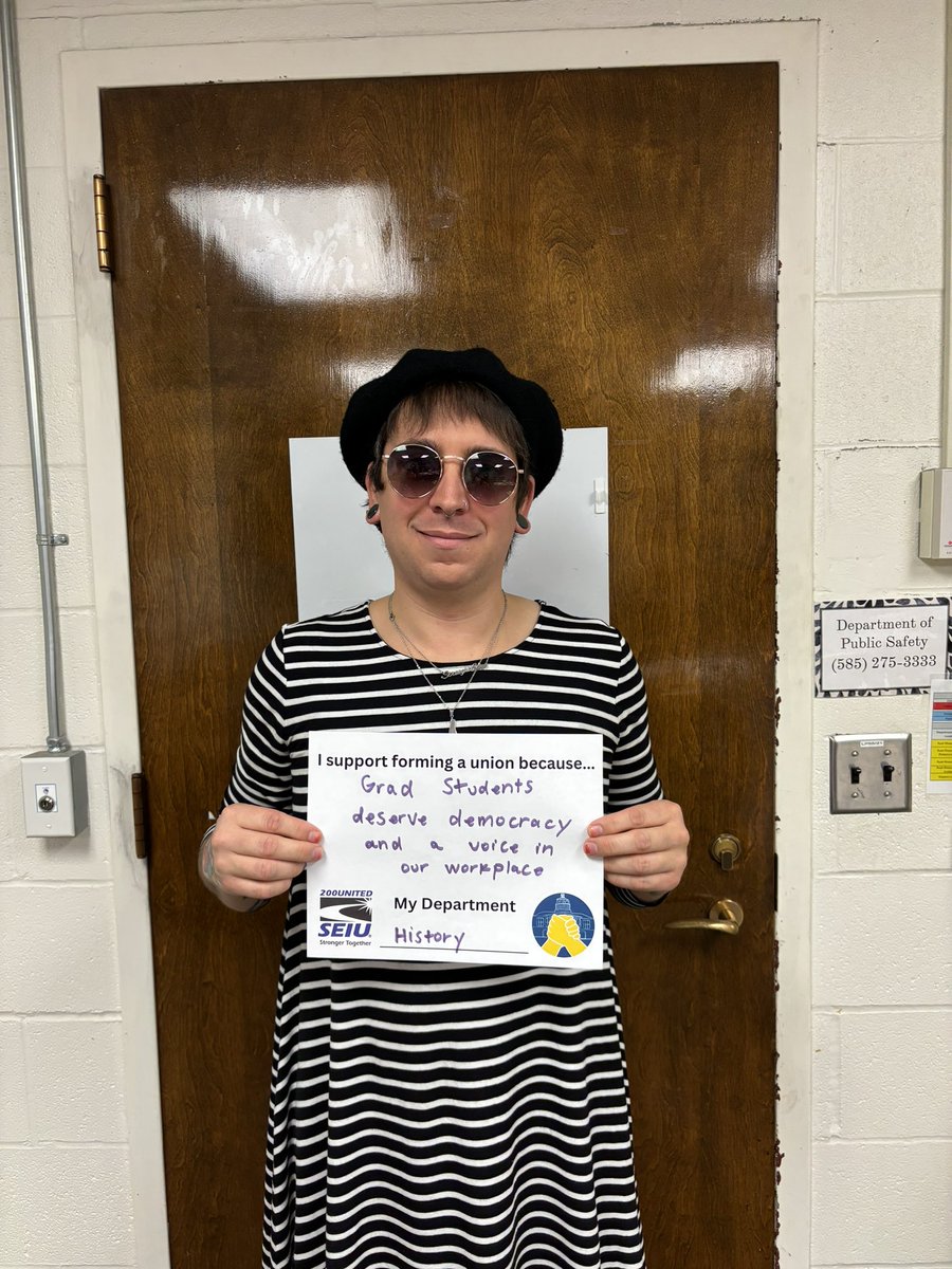 ur_glu's tweet photo. Grads all across the U are R our movement to win our union! Sign your union card today and share it with a coworker! (link in bio) https://t.co/abM1h7gzM8