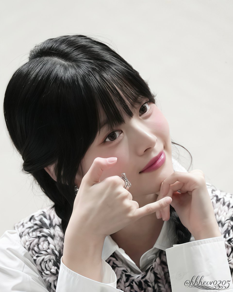hhh_e_c_v_0205's tweet photo. 241020♡全員サイン会

👀o,+:｡☆.*・+｡💕

#르세라핌 #LE_SSERAFIM
#EUNCHAE #은채 #홍은채
#HONGEUNCHAE #ウンチェ https://t.co/EqclGNwkoH