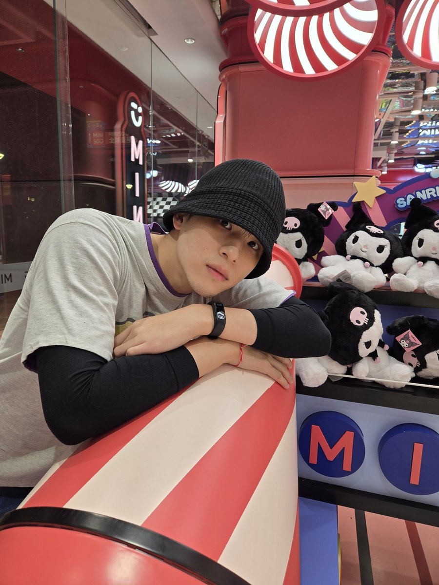 skywongraveee's tweet image. รูปเหลือ👿