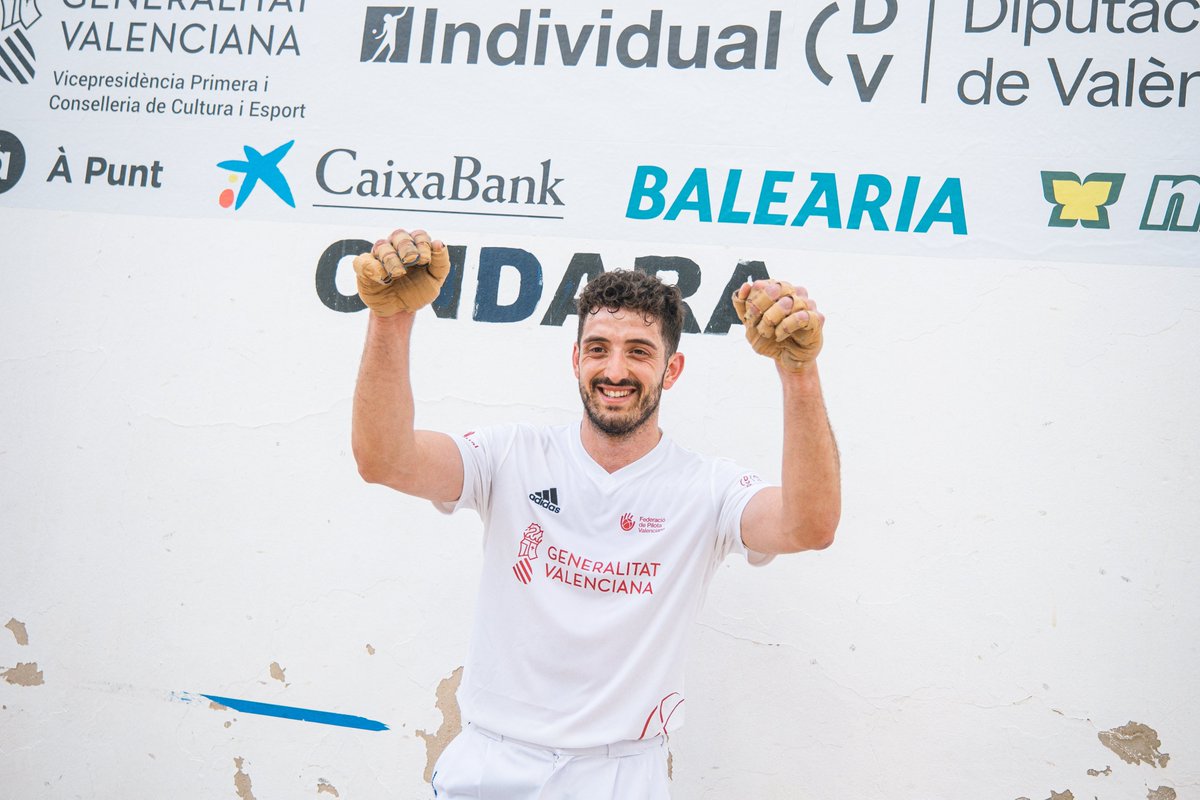 pilotapro's tweet photo. Esta vesprada al trinquet Miguel Balaguer 'Canya' de la Pobla de Vallbona (18:00h) tornarem a vore jugar a José Salvador.

🙌 Des del 8 de juny els trinquets et trobaven a faltar. 

🫂 Benvingut de nou!! https://t.co/g5i5Owl8L4