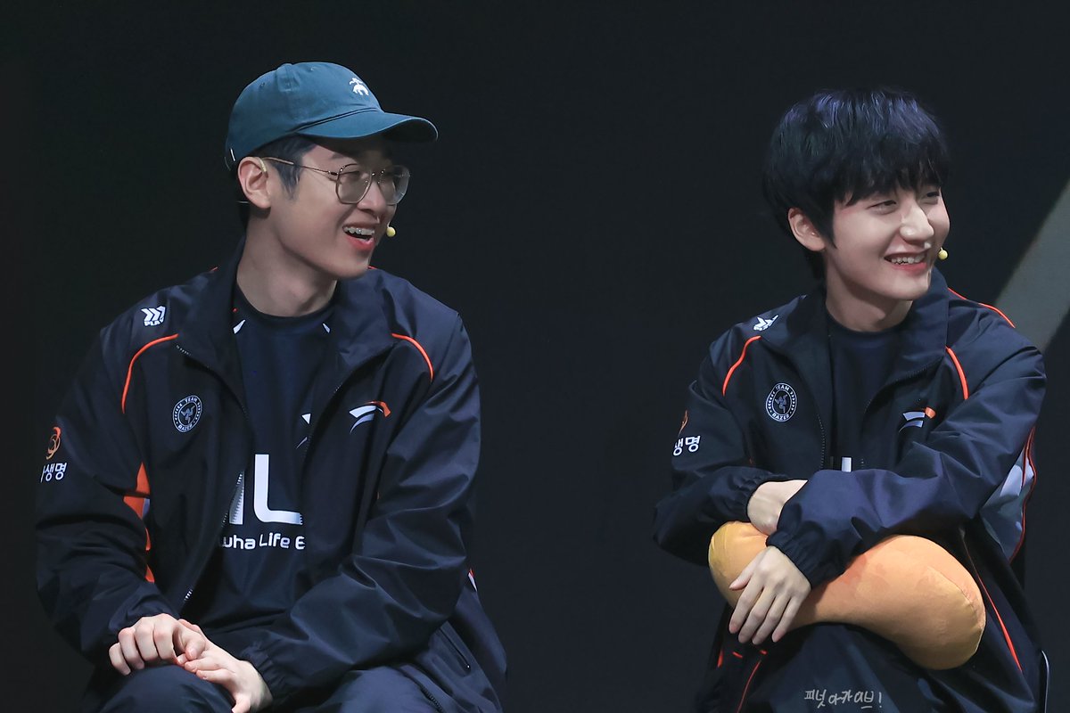 peanutarchive7's tweet photo. 250105 하지메마시떼 https://t.co/MKlxzzh0Lx