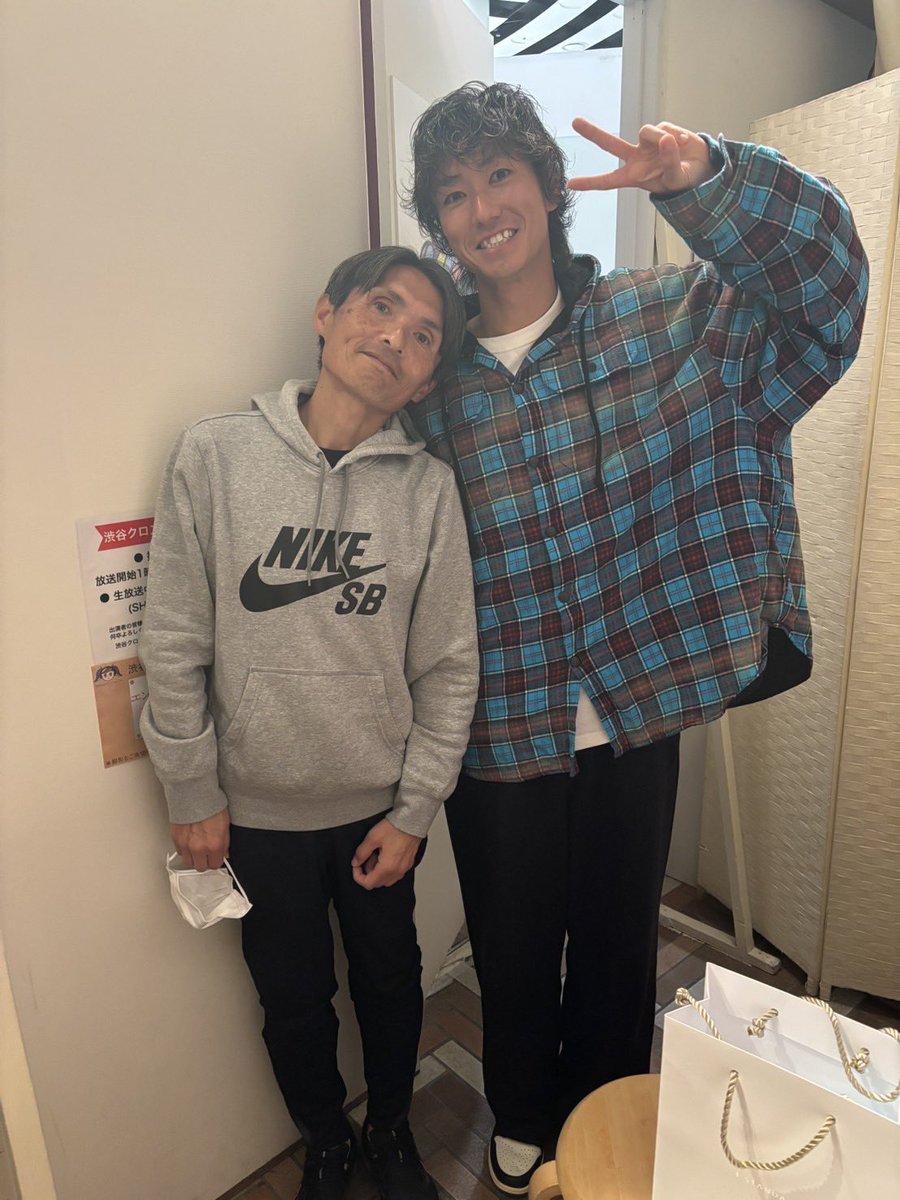 NABE0226's tweet photo. サッカー界のレジェンド。名良橋さんと仲良しになりました😁 https://t.co/eO0x6zkkiw