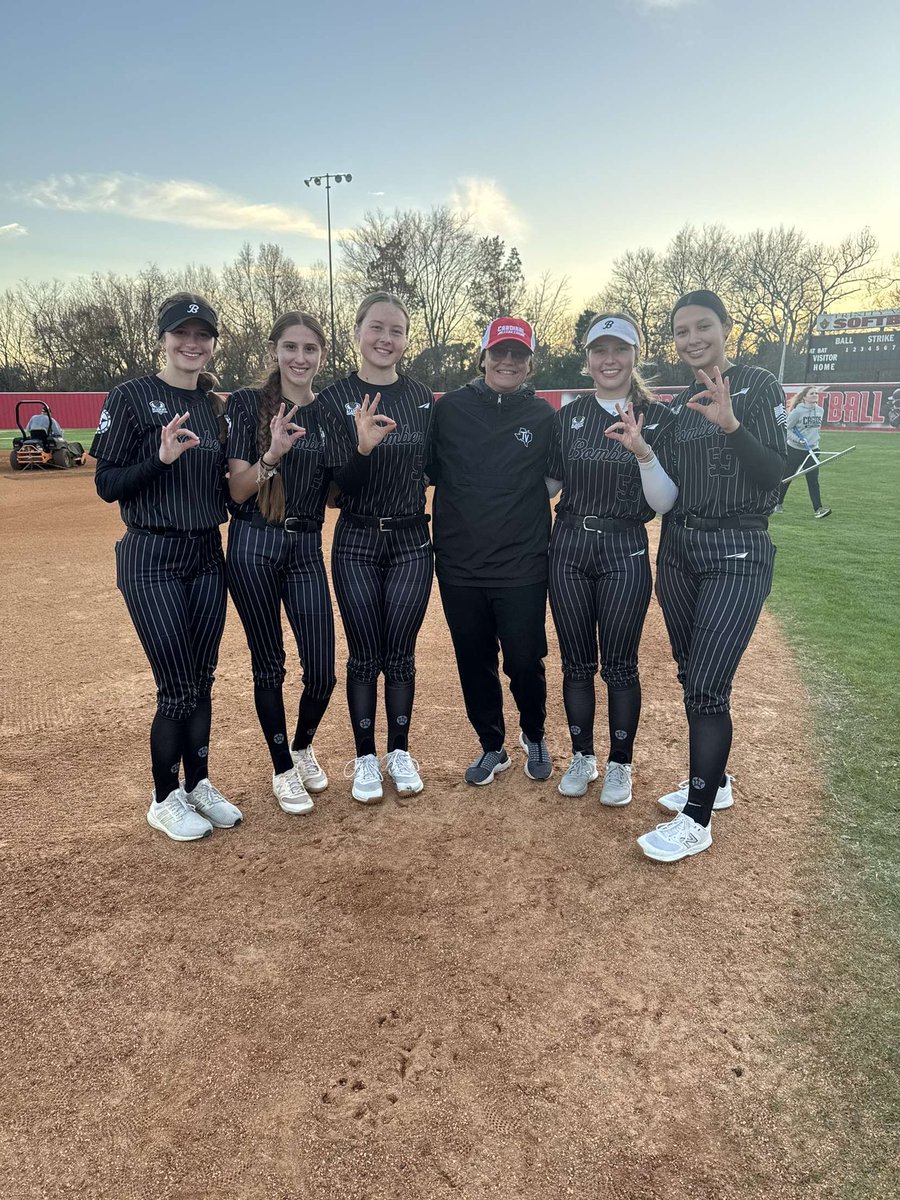 Thank you <a href="/TVCCSoftball/">TVCC SOFTBALL</a> for putting on a great camp! So much fun meeting the coaching staff and players!! <a href="/CoachMariaWinn/">🥎CW🥎</a> 
@DeesHTX18U <a href="/GrahmannMichael/">Michael Grahmann</a> <a href="/HalataBrian/">Brian Halata</a>