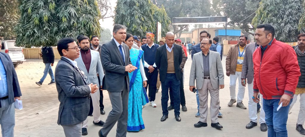 आज दिनांक 13.01.2025 को नोडल अधिकारी श्री पंकज कुमार एमडी यूपीपीसीएल ने राजकीय आईटीआई कठौरा तथा जल जीवन मिशन के अंतर्गत निर्माणाधीन ग्रामीण पाइप पेयजल परियोजना कठौरा का स्थलीय निरीक्षण कर संबंधित अधिकारियों को आवश्यक दिशा-निर्देश दिए।