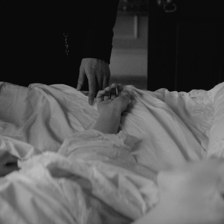 dramiodantes's tweet photo. dhr | war au

As Draco stepped inside, her chest tightened.

“Still awake, Granger?”.

Hermione didn't answer, she kept reading the book on her lap. For a moment, she glanced at him, noticing his cloak soaked in blood.

“We need to talk”. https://t.co/Kx7ICWxe85