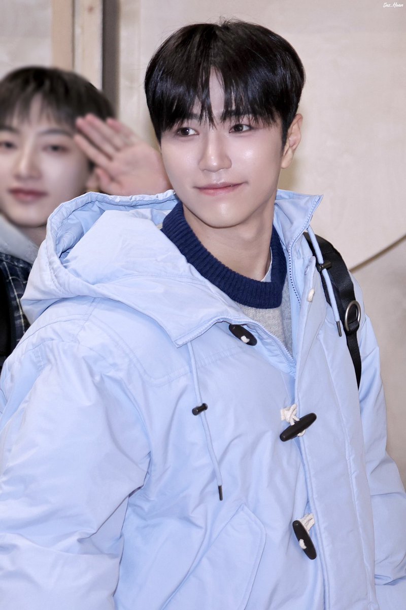 Suz_Hwan's tweet photo. 250113 밤라출근

#VANNER #배너
#이태환 #태환 #TAEHWAN https://t.co/oPdF9p16dy