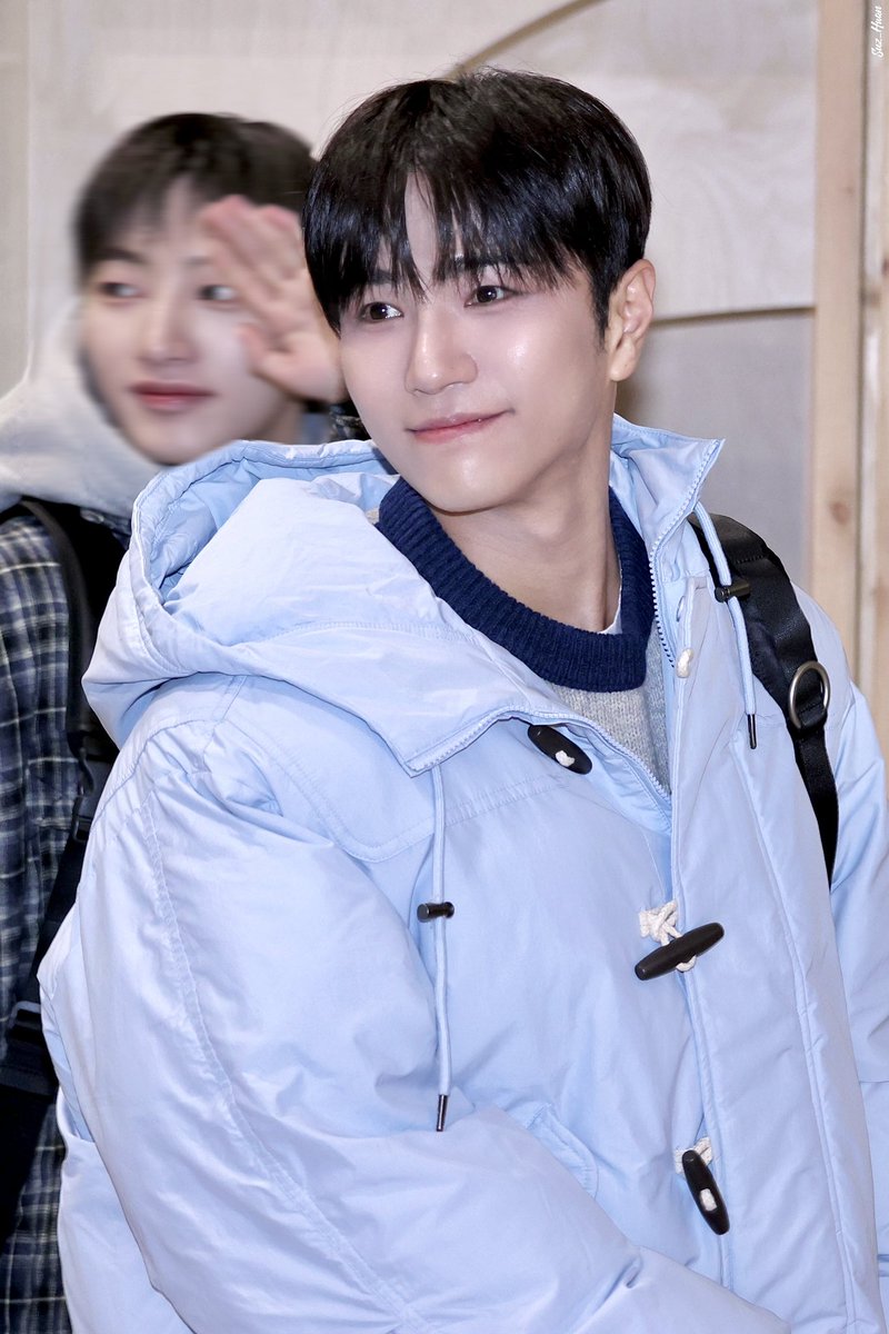 250113 밤라출근

#VANNER #배너
#이태환 #태환 #TAEHWAN