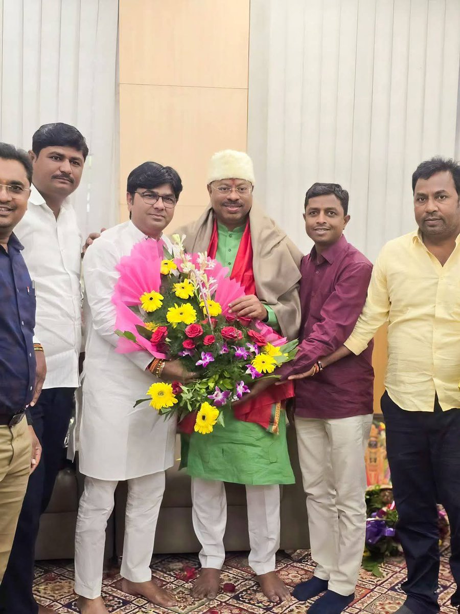 lonikar_rahul's tweet photo. आज नागपूर येथे @BJP4Maharashtra प्रदेशाध्यक्ष तथा महसुलमंत्री मा.ना.श्री चंद्रशेखरजी बावनकुळे साहेब यांना वाढदिवसाच्या शुभेच्छा दिल्या.!
यावेळी तुकाराम सोळंके, रवी सोळंके, शिवशक्ती आढाव, छत्रपती थोरात, रमेश थोरात, प्रशांत बोनगे, बाबू राठोड, अशोक खरात उपस्थित होते.
@cbawankule https://t.co/DKbULHZUi3