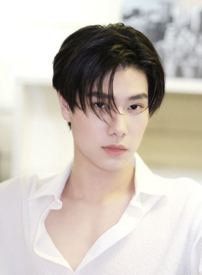 ppnarrative's tweet photo. #PondPhuwin AU
[ socmed + pvt 🔞 ]

— Pijet++  —

Pnd nawarin pijet buat Phwn yang keliatan capek, lebih ke hatinya yang lagi kacau. Pijatan berubah jadi penuh tuntutan, lepasin yang selama ini mereka tahan. Di bawah tangannya, dia bikin Phwn lupa sama semua beban, — https://t.co/wE610vhBdk