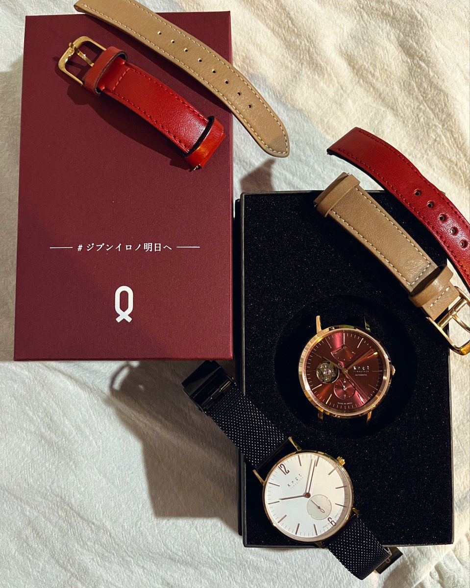 saKitaMi2co's tweet photo. メカニカルオープンハート BURGUNDY

大切な祖母がのこしてくれたお金を、一生ものとして形にしておきたくて、この子をお迎えしました！
鼓動を感じる腕時計。心が温かくなります😌
大切に一緒に時を過ごします✨

ずっと愛用している #Nijiiro も添えて🌈

#ジブンイロノ明日ヘ
#Knotwatch

#北山宏光 https://t.co/wb5Ae8yuOh
