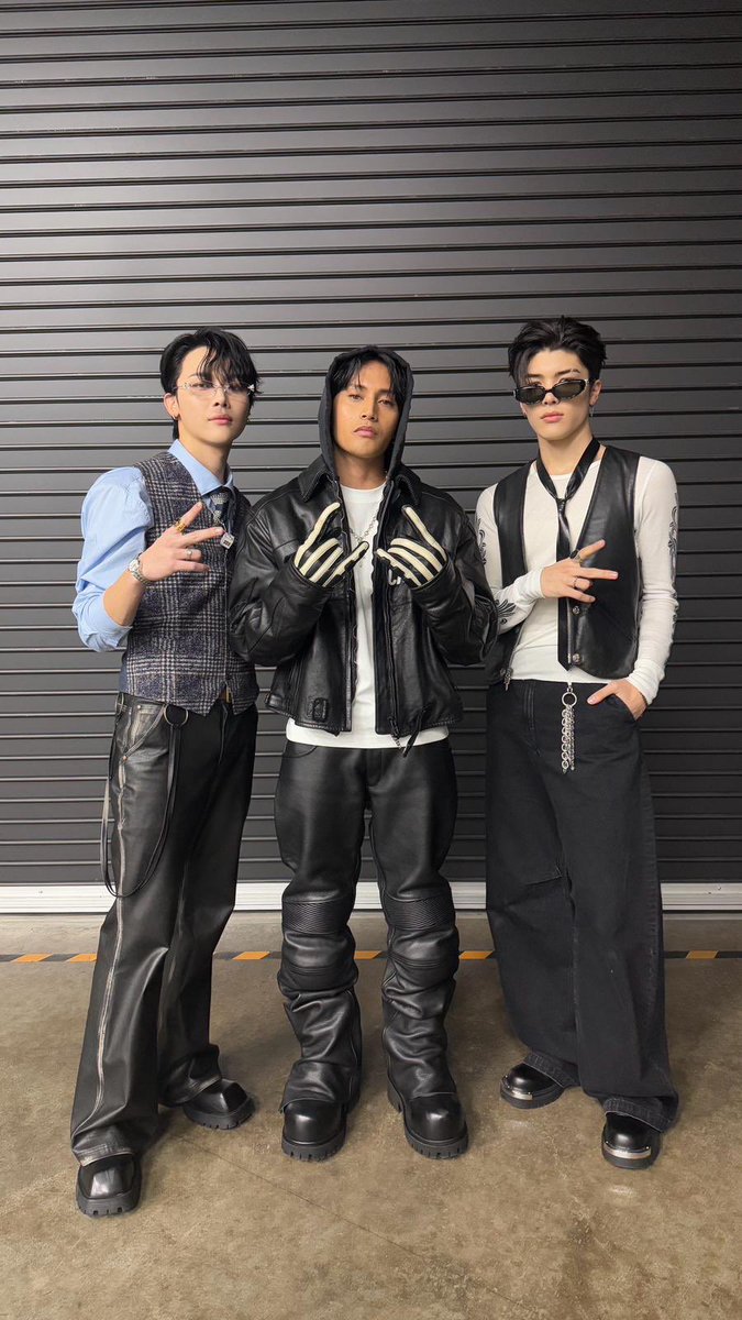 felipsuperior's tweet photo. D.U.N.K. festival photo dump ✨ thank you so much! I will remember this forever 🤟🤟⚡️⚡️ https://t.co/vzEyeBkcYH