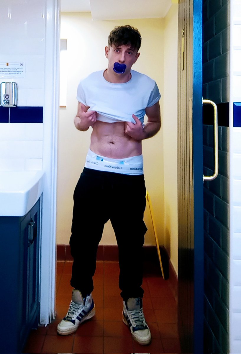 To the untrained eye. A perfectly normal boy. Floppy hair and saggy cargos.

 Until you notice the waddle, faint smell of babypowder and wet diaper. 

 The "im one of the lads" facade slips away. 
#diaperboy #Diaperboys #bedwetter #abdlboy #pacci #diaper #nappy