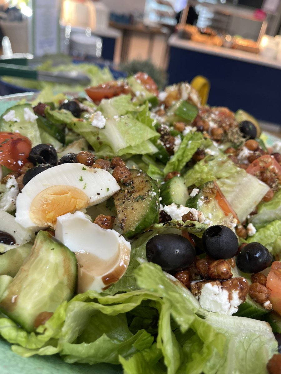HoweHolroyd's tweet image. Enriching the salad bar with our booster salad with egg &amp;amp; freshly roasted chickpeas, with a side of peri peri home roasted chickpeas. A winner with the students👍🫶small healthy changes = better health.
@JohnLyonHarrow @melrahaman @MaryMar89923871 @Milen42931651