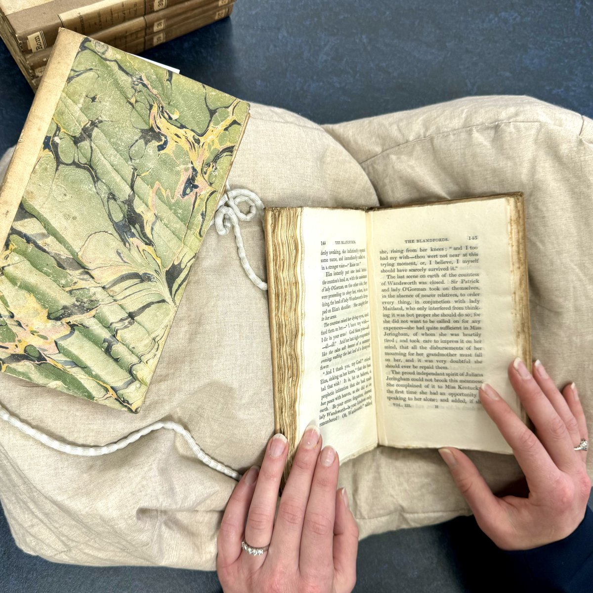 Applications are open for the Munby Research Fellowship 2025!

This 2 year Research Associate position in Bibliography and Natural History Humanities is a collaboration between Cambridge University Libraries &amp; <a href="/CamGLAMresearch/">Cambridge Collections Connections Communities</a>

Closing date: 17 Jan
APPLY: loom.ly/zcBK0BI