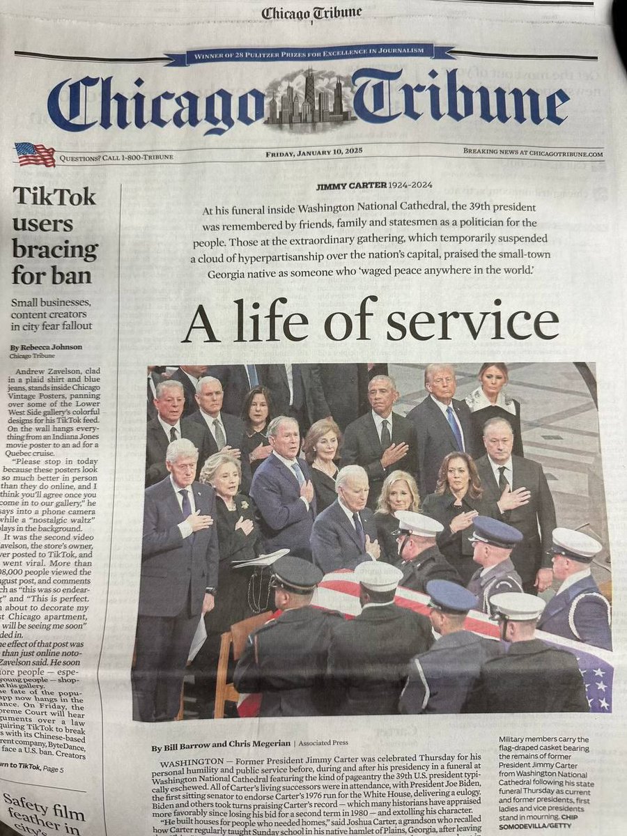argosaki's tweet photo. @Prolotario1 Check out Donald Trump and Melania’s hands at Jimmy Carter’s funeral…
Front page of the Chicago Tribune today!
NOT pledging allegiance to the totally defunct USA Inc !
LFG already!
💪 https://t.co/4NO9fVBJrs