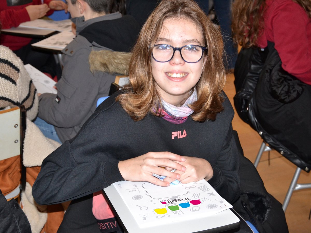 CFSomorrostro's tweet photo. 🚀 #InspiraSTEAM arranca en Somorrostro
Nuestro alumnado de 1º ESO trabaja con mentoras para romper estereotipos y valorar la diversidad en las STEAM🌟
👩🔬 ¡Un proyecto con @deusto que impulsa la igualdad en ciencia y tecnología!
@Ikastetxeak @MujerTekSpace https://t.co/CbTZeRoFnF