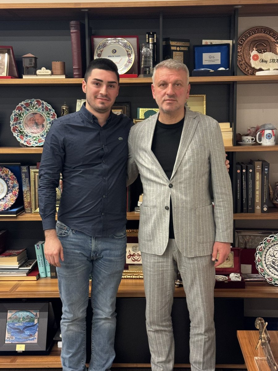 Cumhurbaşkanı Başdanışmanı, gönlü güzel insan <a href="/oktay_saral/">Oktay SARAL</a> ağabeyimizi ziyaret edip, istişarelerde bulunduk. Nazik misafirperverliklerinden dolayı kendilerine teşekkür ederim. <a href="/tcbestepe/">T.C. Cumhurbaşkanlığı</a>