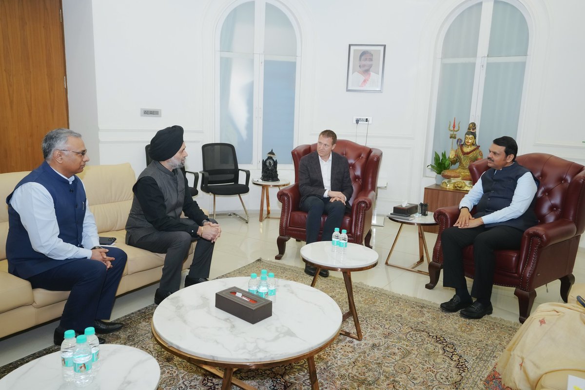 It was a pleasure to meet Mr. Oliver Parker, Vice President, Global Generative AI GTM, Google and his team of senior officials from Google, in Mumbai, earlier today.
We discussed the progress of the Google AI MoU signed with Govt of Maharashtra and decided to set a date for this
