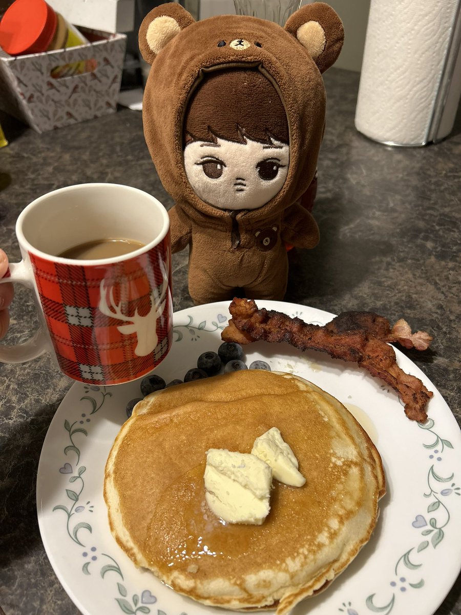 eibalyn's tweet photo. Breakfast with the Bday Boi 🧸
Happy Happy Birthday Jongin ❤️🥰🎂
1.14.2024 PH Time ❤️
One more month left ❣️

#KAI #카이
#EXO #엑소 #weareoneEXO
#HappyKAIday https://t.co/uiub8In9RD