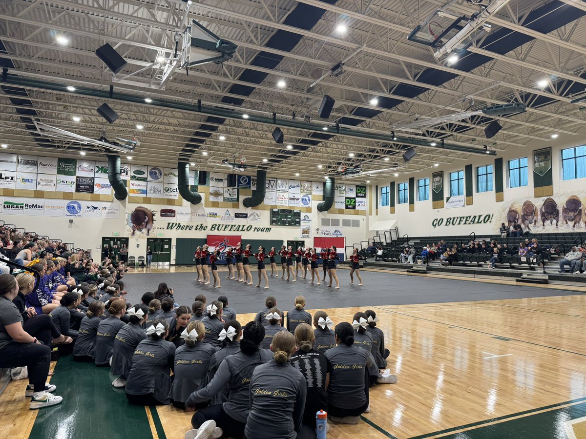 Our Golden Girls had a fabulous time hosting the <a href="/NDAupdates/">NDA</a> Citrus Regional this past weekend right here at VHS! Thank you to all the dancers and teams that participated for their amazing performances! 💚💛