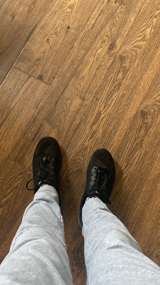 mastermichael09's tweet photo. Get down there and lick my shoes loser, show me what a good pig you are

#findom #relapse #cashmaster https://t.co/ZcluY6vZAG