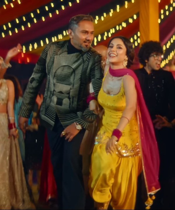 #ShehnaazGill #YoYoHoneySingh Song #SheesheWaliChunni Trending Everywhere 🥳