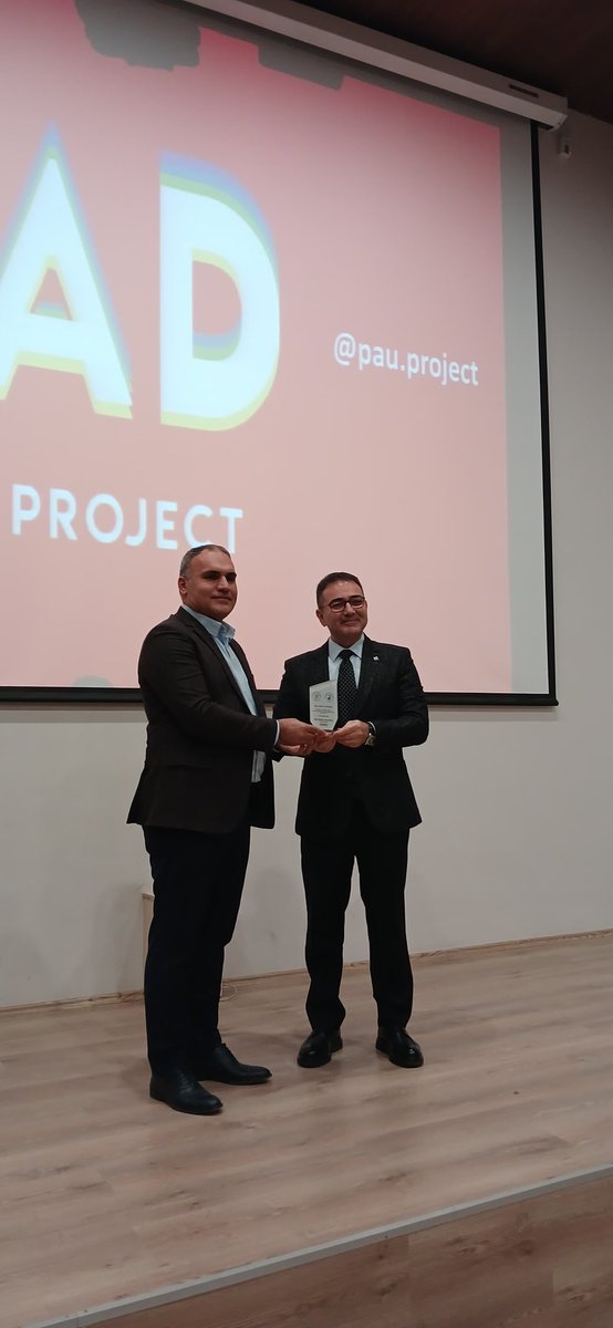 pau_ilef's tweet photo. Etkinliğimizin açılış törenine katılımlarından dolayı, Turizm Fakültesi Dekanı Prof. Dr. Serkan BERTAN’a, Hukuk Fakültesi Dekanı Prof. Dr. Hülya KABAKÇI KARADENİZ’e ve Fen Fakültesi Dekanı Prof. Dr. Yakup KASKA’ya teşekkür ediyoruz 🙏

@pauedutr https://t.co/Z8zlqO16id