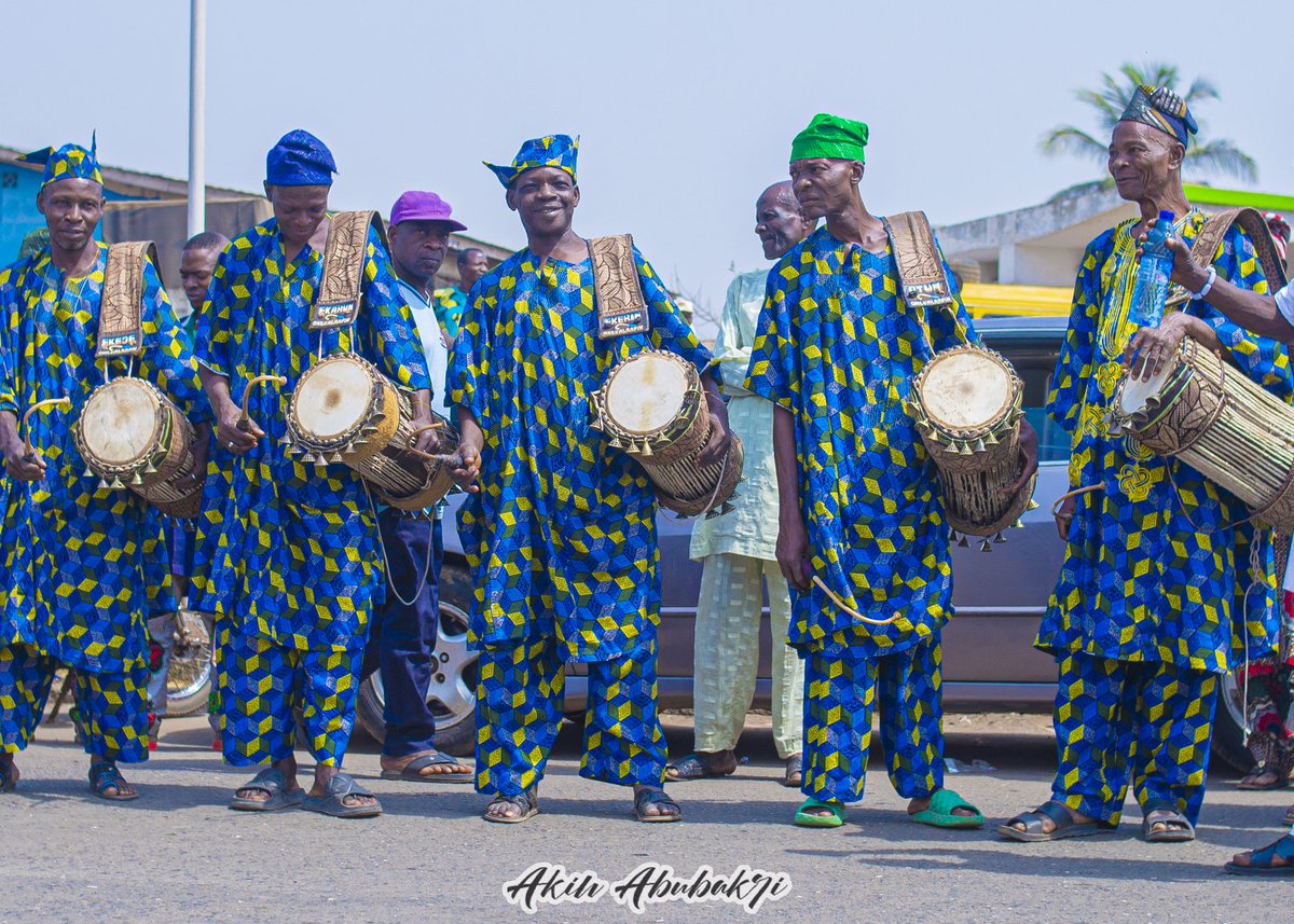 SlayShotit's tweet image. Welcome His Imperial Majesty, Oba Akeem Abimbola Owoade, Alaafin of Oyo! 👑✨
Long live the Alaafin, long live Oyo Kingdom!
📸 @SlayShotit
#AlaafinOfOyo #OyoKingdom #YorubaCulture
