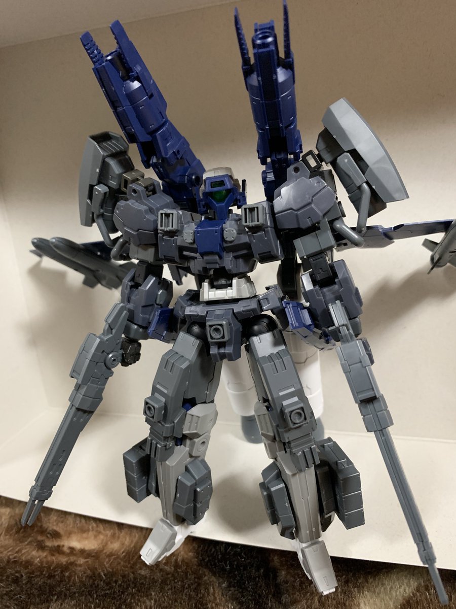 ob_hero's tweet photo. フルアーマーアルトを使ってラビオットオビぃーカスタムを改修！
正面は射撃武器満載！
背面はスラスターモリモリ！
1枚目旧カスタム
2枚目以降新カスタム

 #30MM https://t.co/G0sEVLzYiD