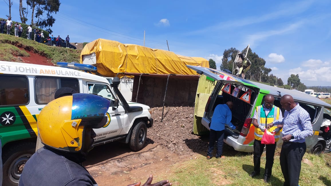 StJohnKenya's tweet photo. Five injured in a road crash between a truck and a matatu at Rironi on Nairobi-Nakuru Highway. St John Ambulance first responders stabilized casualties on-site before evacuating them to hospital. Stay safe on the roads! https://t.co/Wq2oPIG0b7