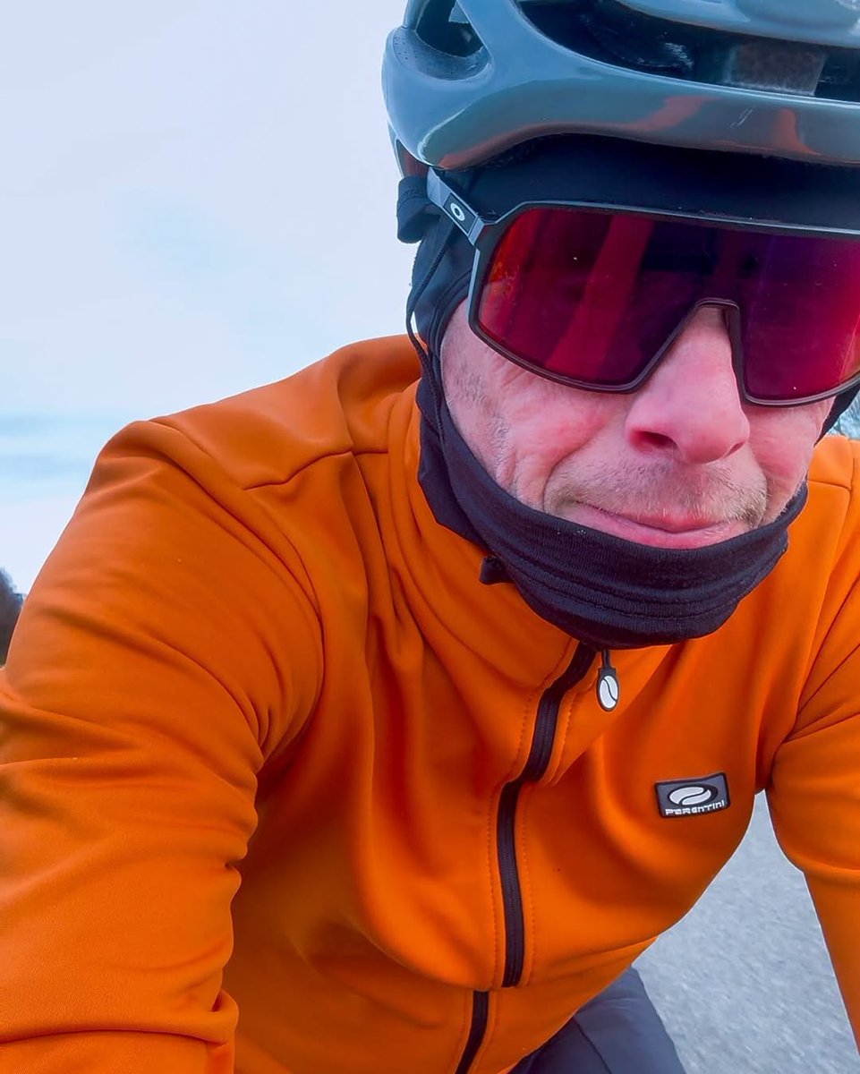 brakeawayclub's tweet photo. 💪 Onze wintercollectie is een must-have voor elke wielrenner! Van recreatief tot fanatiek, wij bieden de perfecte uitrusting met hoogwaardige materialen en een comfortabele pasvorm. 🚴♂️❄️
🔗 https://t.co/ezLuVlaD2e
#Brakeaway #wielrennen #wintermode #fietsen https://t.co/TbJIaDlwkn