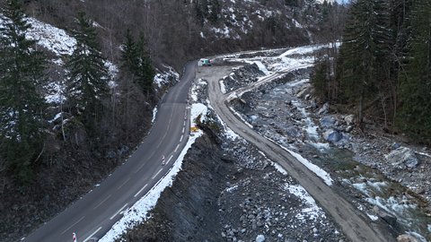 #RD530 :  réouverture en nocturne dès ce 13 janv au soir
La route est ouverte en alternat, en semaine et en nocturne, de 17 h à 9  h, du  13 janvier au soir, jusqu’au 20 janvier au soir.

ℹ️ isere.fr/actualites/rd5…