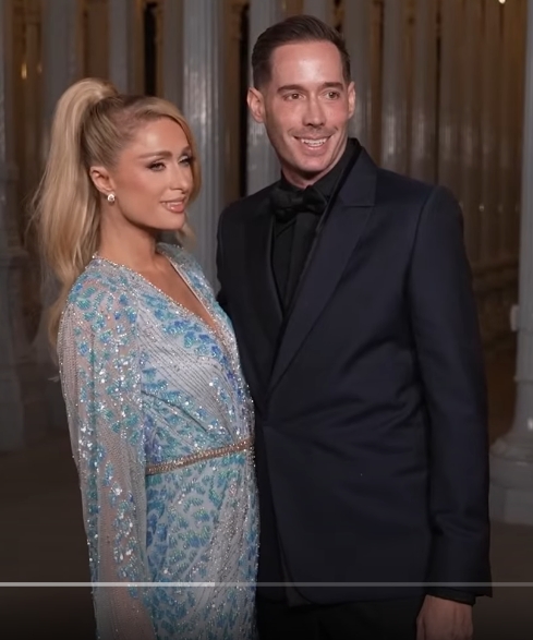 theblacklightro's tweet image. OR SHES A CHICKEN AND HES AN EX CON
SO KENDALL #ASSBELL JENNER TRIED TO TURN ME INTO AN ACTUAL COLON
AND WAS MADE ONE