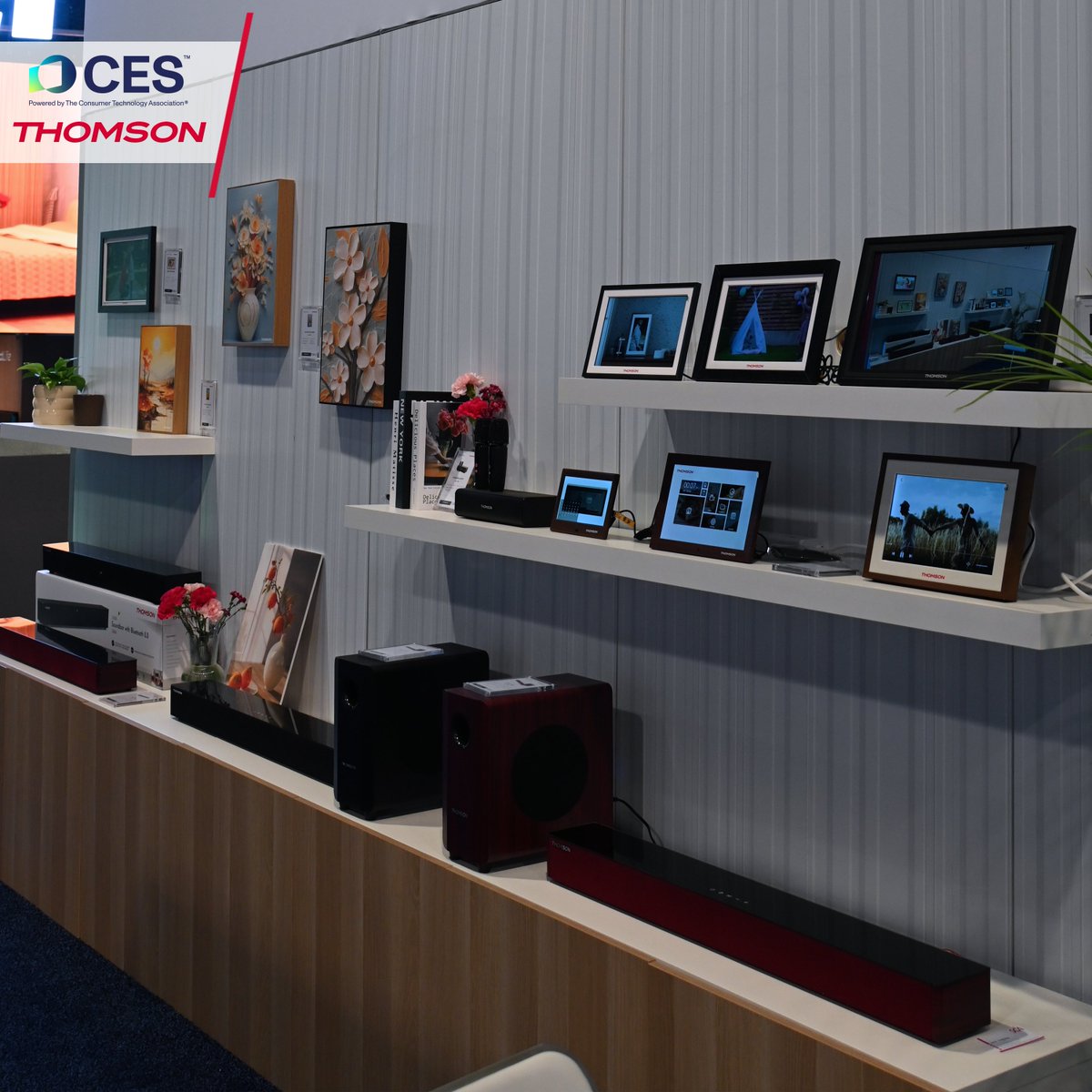 Thomson_FRA's tweet photo. Souvenirs du #CES2025, l'occasion de présenter nos prochaines innovations, de rencontrer nos partenaires actuels ou à venir, et de préparer l'avenir ! 🤩💻🎮🎧🔊

#Thomson #ThomsonAudio #ThomsonComputing #ThomsonMaison https://t.co/TL3eyrB2rW