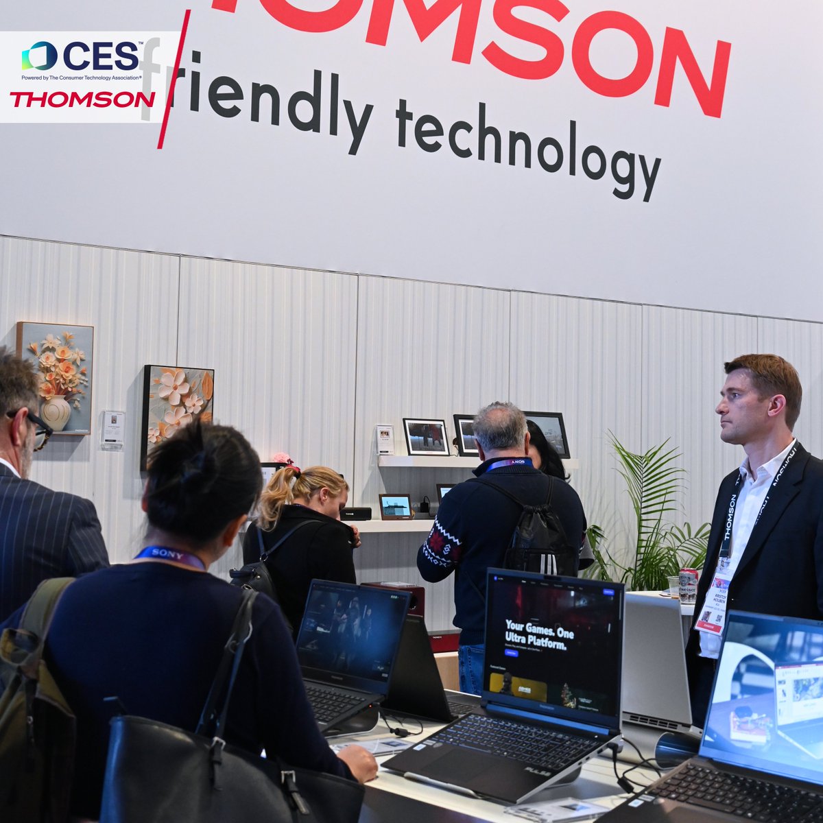 Thomson_FRA's tweet photo. Souvenirs du #CES2025, l'occasion de présenter nos prochaines innovations, de rencontrer nos partenaires actuels ou à venir, et de préparer l'avenir ! 🤩💻🎮🎧🔊

#Thomson #ThomsonAudio #ThomsonComputing #ThomsonMaison https://t.co/TL3eyrB2rW
