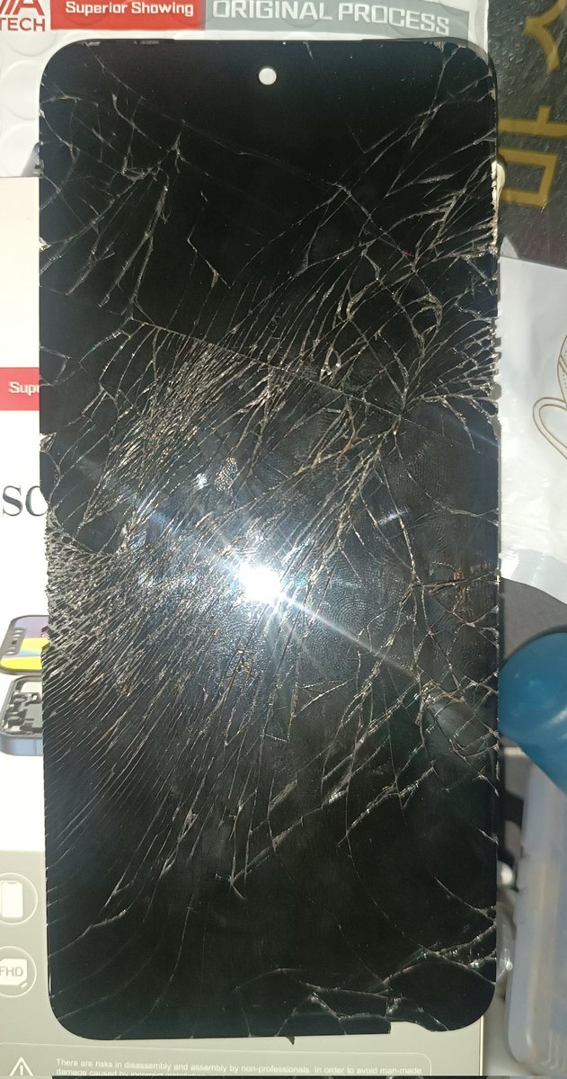 rntarouv's tweet photo. bye old phone screen 🥺🥺🥺😫😫😫🔥🔥🔥🤣🤣🤓🤓🤓🤷🏻‍♀️🤷🏻‍♀️🙏🙏🙏🙏💞💞💞💞 tangena sa wakas na change na yung screen ko https://t.co/m8UTLtVZAe
