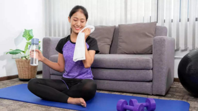 OMRcat's tweet image. 7 #DailyPractices to Keep You Feeling #Refreshed and #Energised
1. Start Your Day With Hydration
2. Move Your Body
3. Fuel Your Body With Nutrient-Rich Foods
4. Take Regular Breaks
5. Practice Mindfulness And Meditation
6. Prioritize Quality Sleep
7. Practice Gratitude