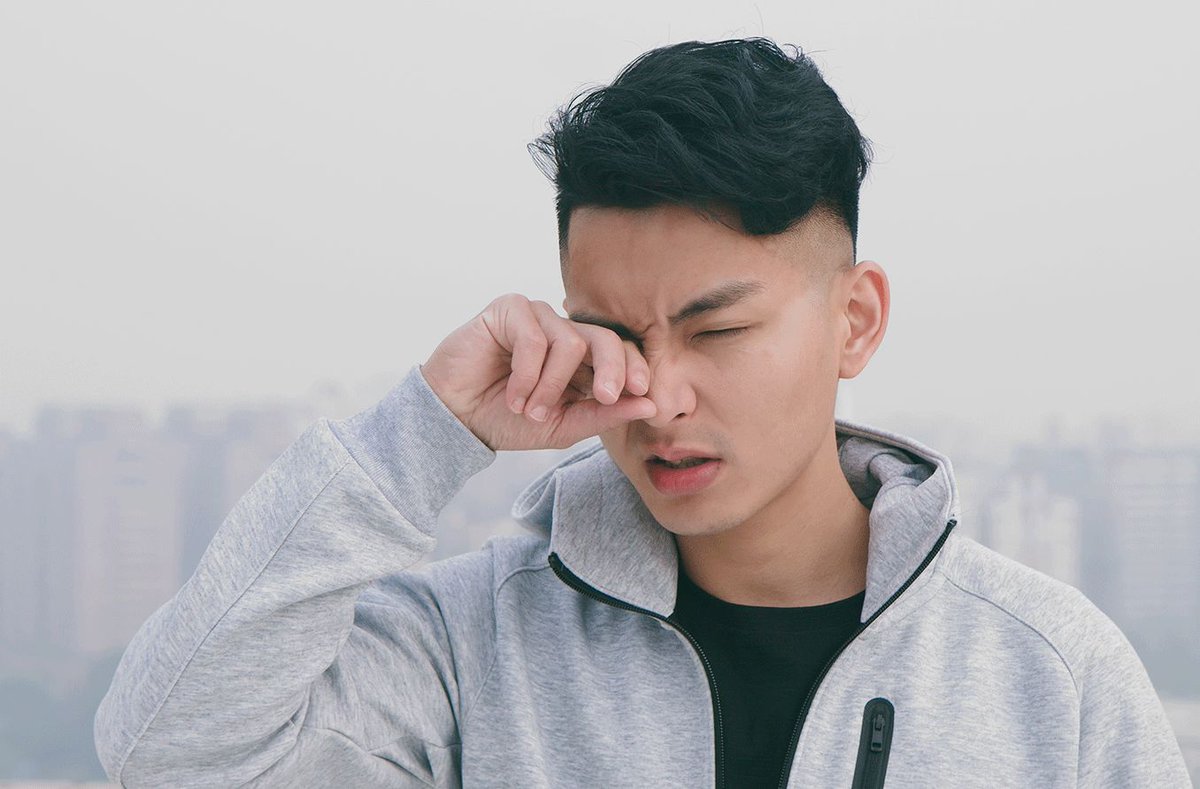 Climate and humidity changes can impact your eyes! Dry air can cause irritation, dryness, and discomfort. To protect your eyes, stay hydrated, use an air purifier and wear sunglasses in extreme conditions. allaboutvision.com/eye-care/eye-h…

#dryeyes #climateeffects