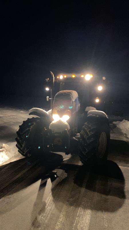 MillstreetCS's tweet photo. A huge thank you to all our farmers and farming students for the big efforts to keep the show on the road last week..Frank Flat out!
#millstreetcommunityschool
#Cork
#snow
#communityspirit https://t.co/yULOEGs1Fa