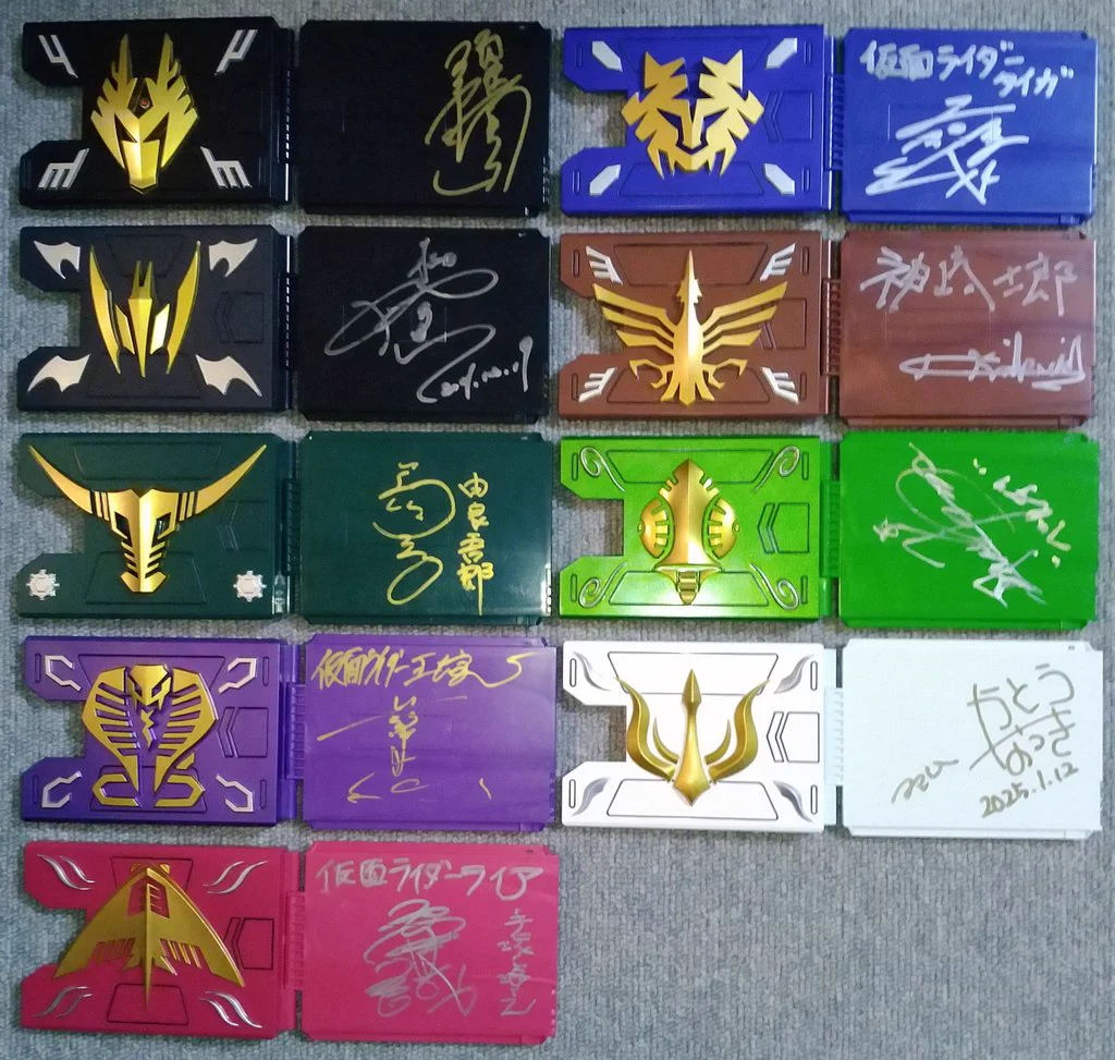 仮面ライダー龍騎 キャスト直筆サイン色紙 須賀貴匡 松田悟志 弓削智久