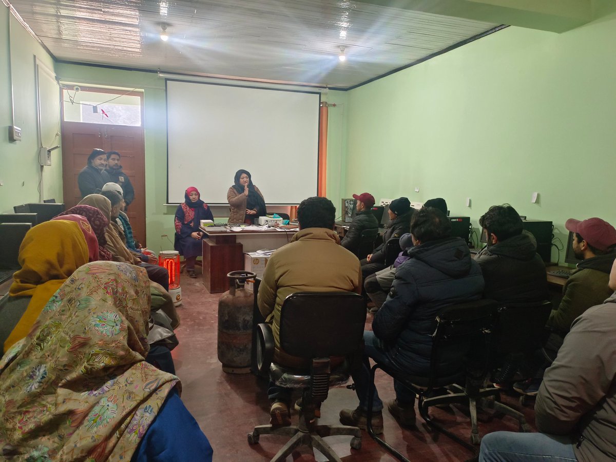 DietKargil's tweet image. Glimpses of the concluding session of 1st batch of 5 days training program & the inaugural session of the 2nd batch of #computertraining program at DIET kargil. In the 2nd batch, teachers of #Kargilzone & #Drasszone included.
@LAHDC_Kgl
@DIPR_Kargil
@dse_ladakh
@airnewskargil