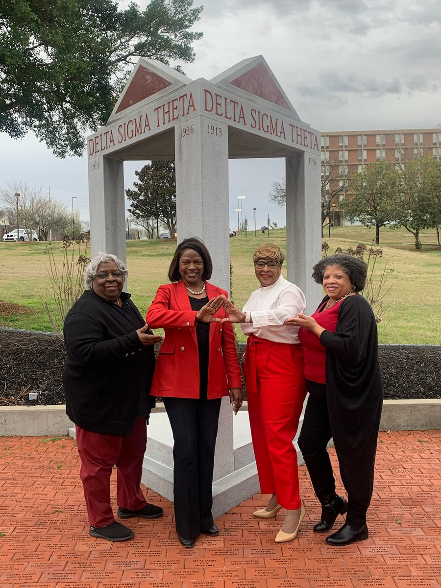 valdemings's tweet photo. Happy Founders Day to my beloved sisters of Delta Sigma Theta Sorority, Incorporated. Forward with Fortitude: Together We R.I.S.E. (Resilient, Impactful, Steadfast, and Empowered). Our 22 Founders blazed a trail of Excellence. We will not be deterred. https://t.co/4s2VlwAn1k