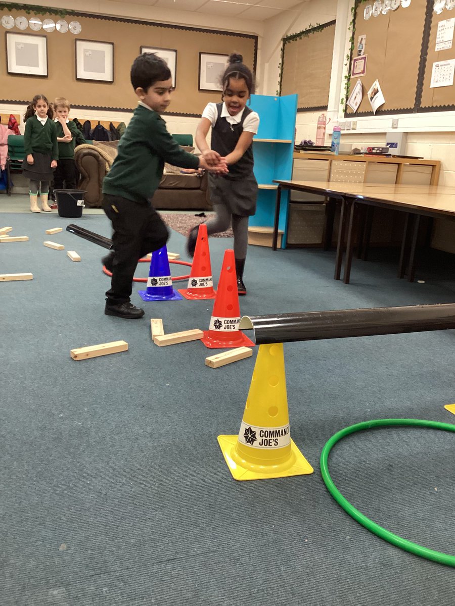 GatesWoodpecker's tweet photo. London’s burning! In our Commando Joe’s session today we have considered whether ‘Panic only makes things worse’ the children used TEAMWORK skills in order to put the fire out quickly! #commandojoes #teamworkmakesthedreamwork https://t.co/61g70jtGeM